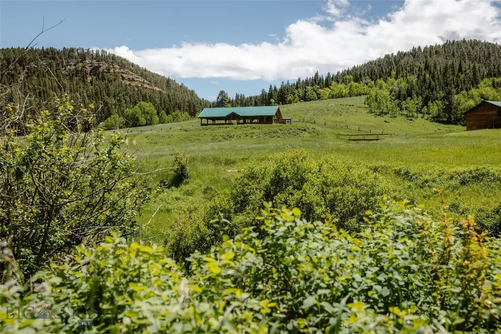 Lewistown MT 59457