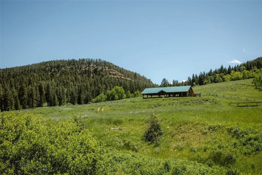 Lewistown MT 59457