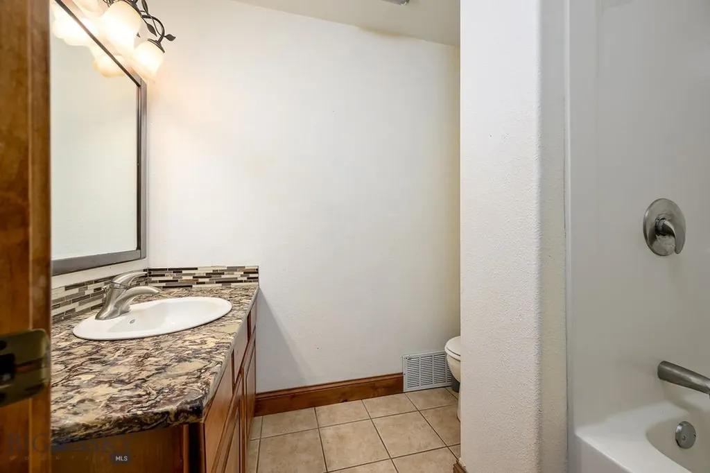 102 S 3rd Street Roberts MT 59070