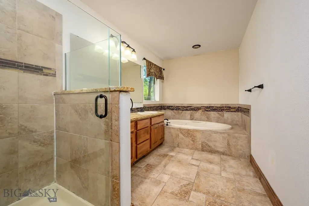 102 S 3rd Street Roberts MT 59070