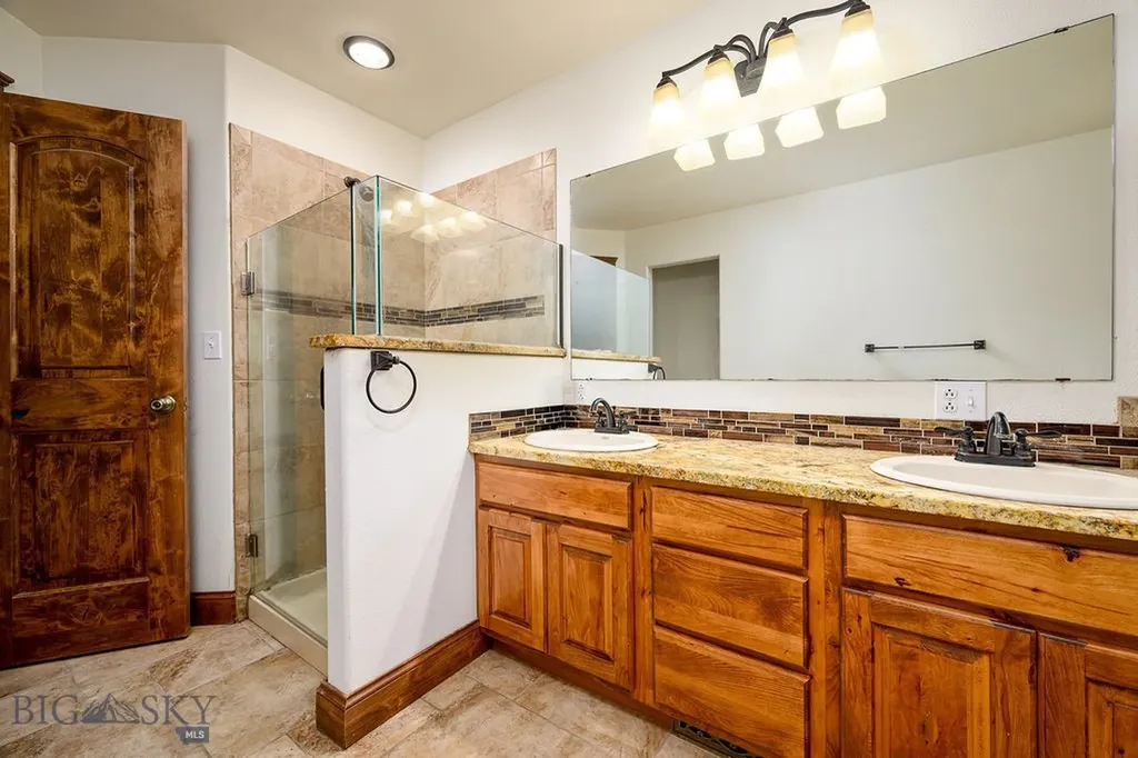 102 S 3rd Street Roberts MT 59070