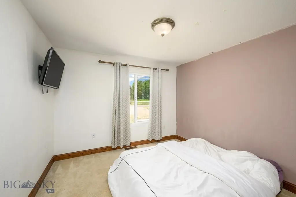 102 S 3rd Street Roberts MT 59070
