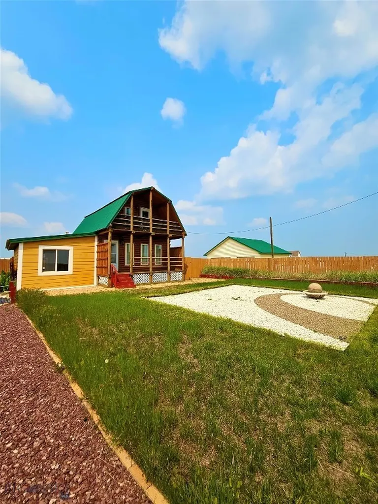 320 & 324 Oak Street Sweet Grass MT 59484