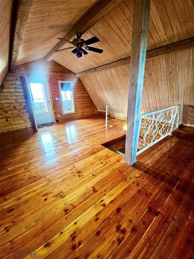320 & 324 Oak Street Sweet Grass MT 59484