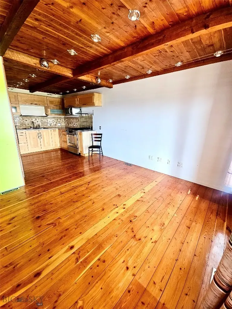 320 & 324 Oak Street Sweet Grass MT 59484