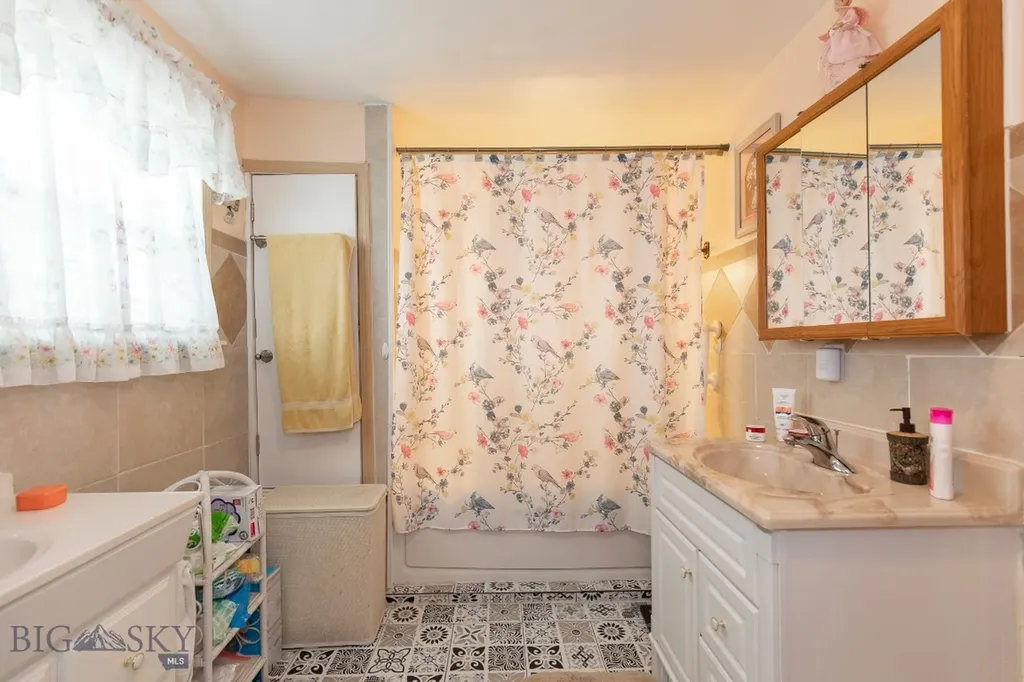 353 Shining Mountains Loop Road Ennis MT 59729