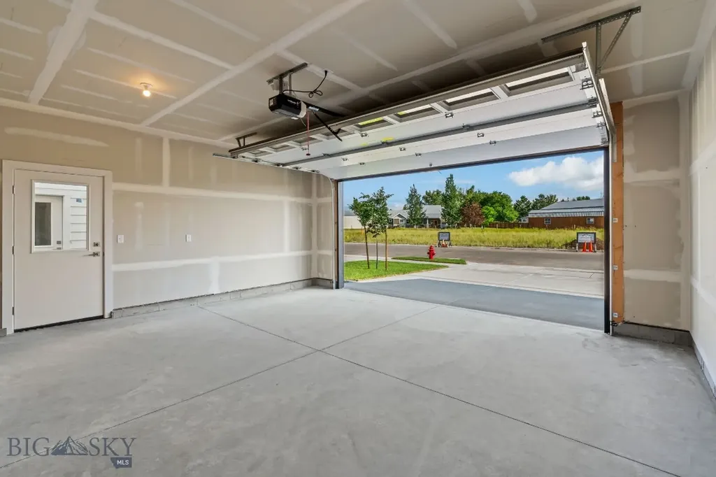 809 Spaniel Lane Belgrade MT 59714