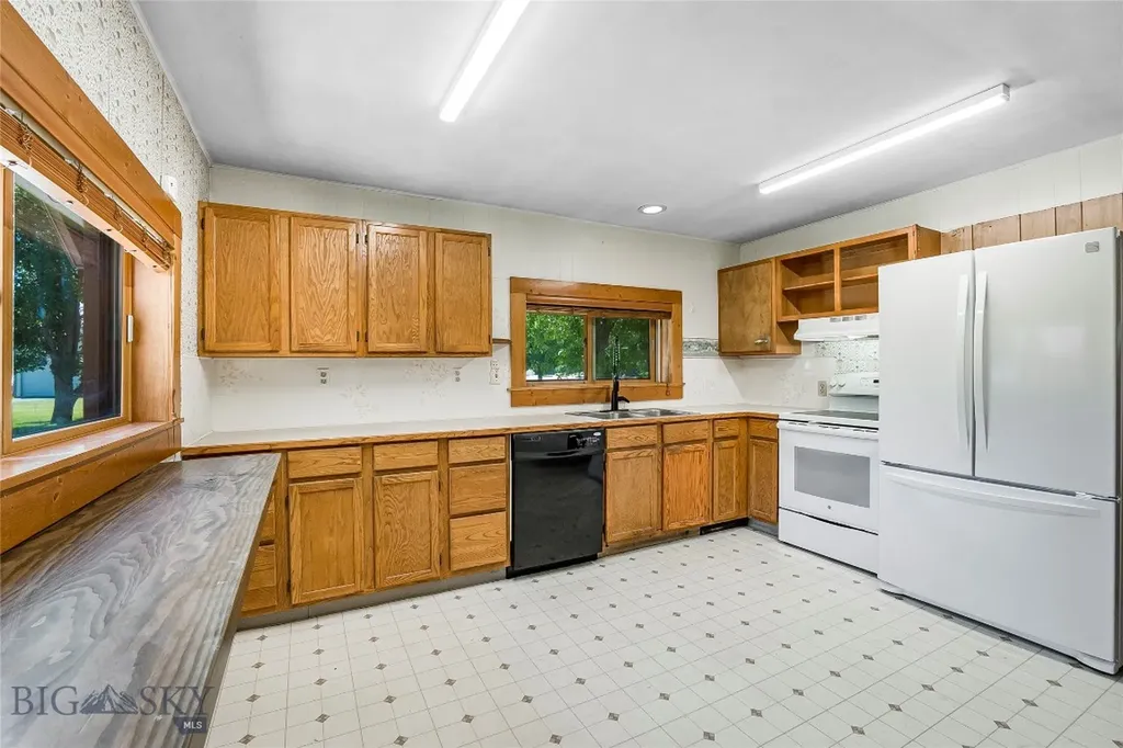 423 S Main Street Three Forks MT 59752