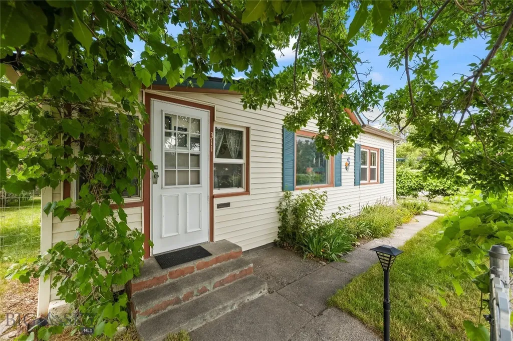 311 E Clark Street Livingston MT 59047