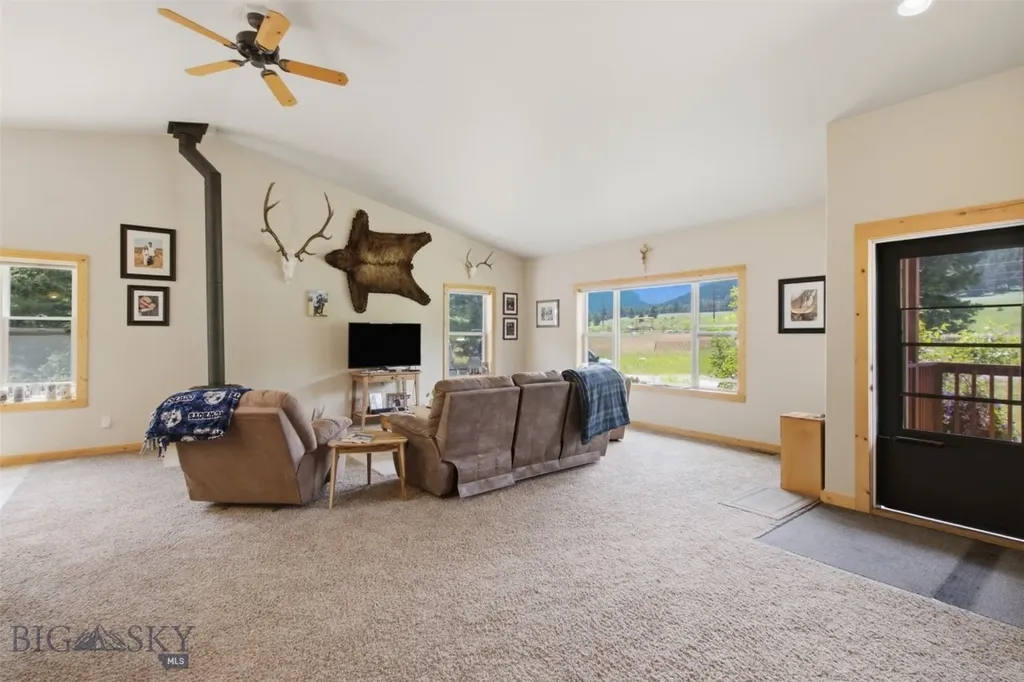 64758 Gallatin Road Gallatin Gateway MT 59730