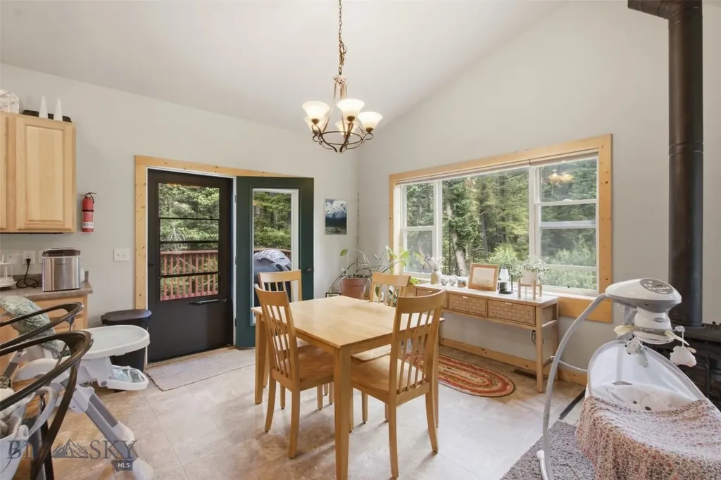 64758 Gallatin Road Gallatin Gateway MT 59730