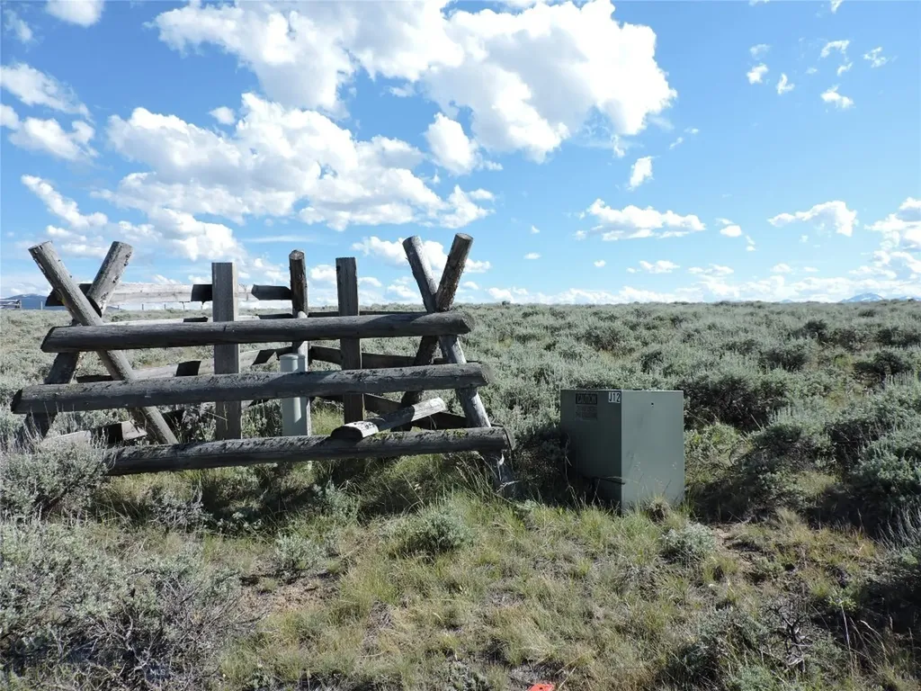 Tbd Joanie Drive Wisdom MT 59761
