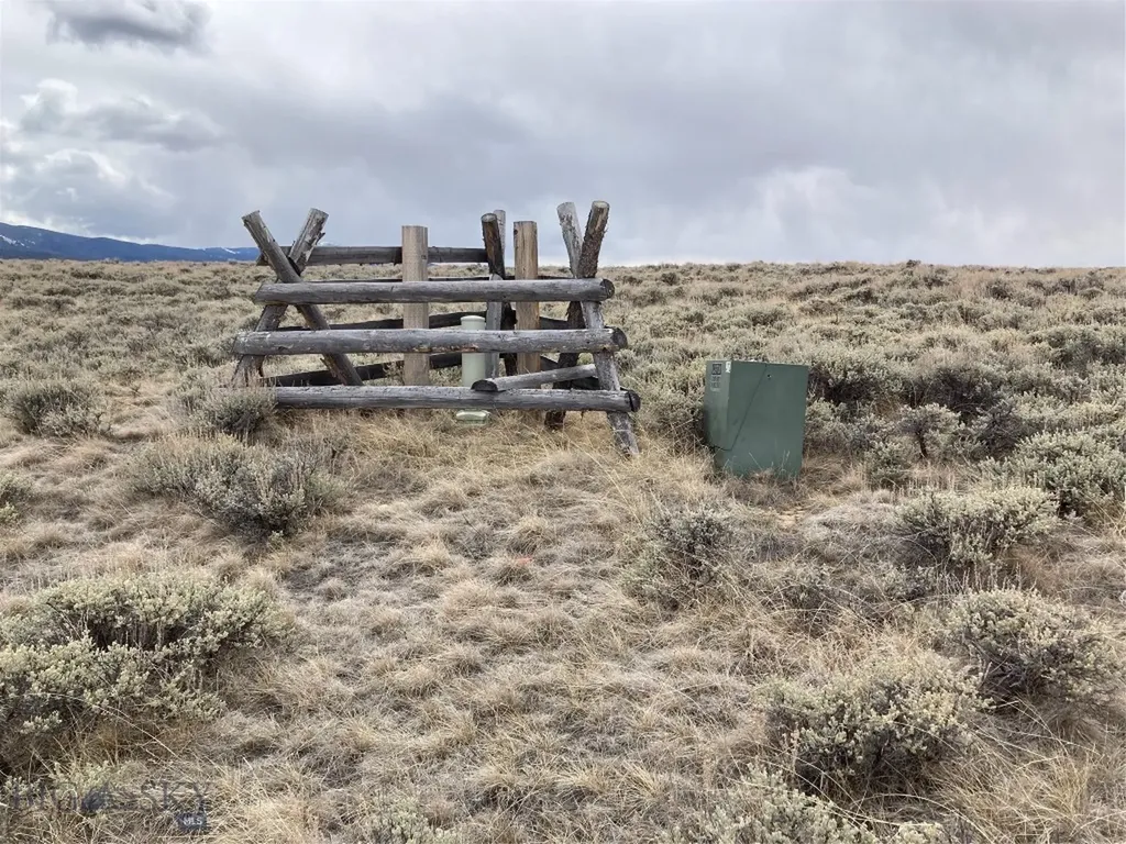 Tbd Joanie Drive Wisdom MT 59761