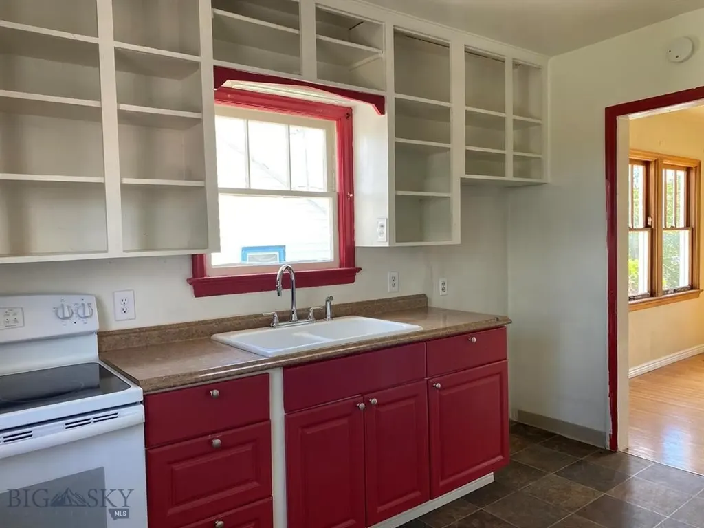 19 1st Street S Shelby MT 59474