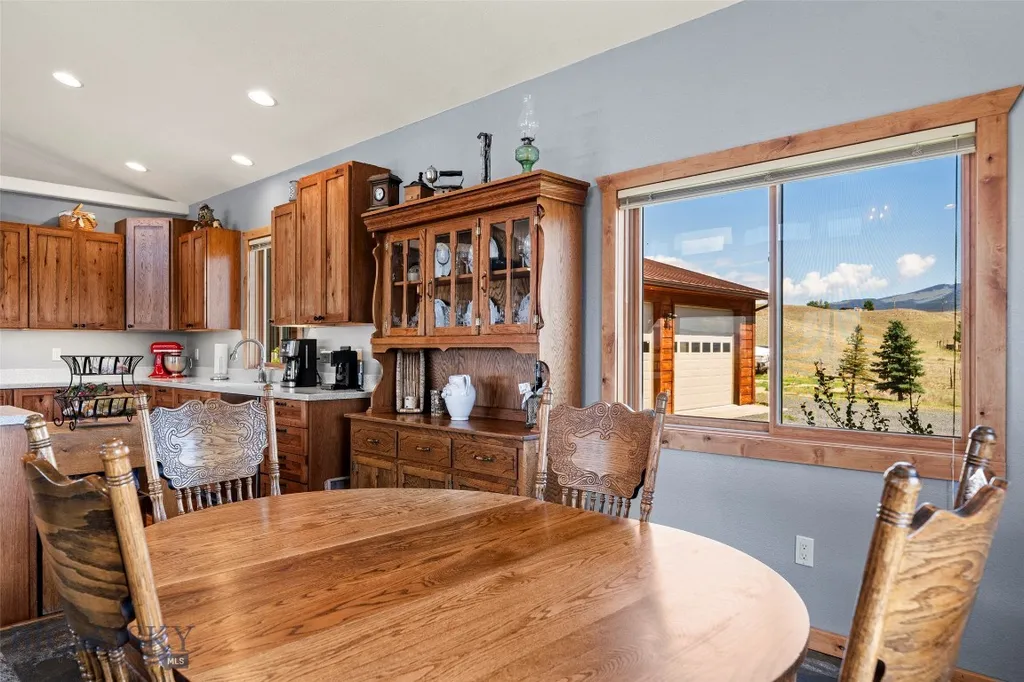 7 Prairie Dog Lane Whitehall MT 59759