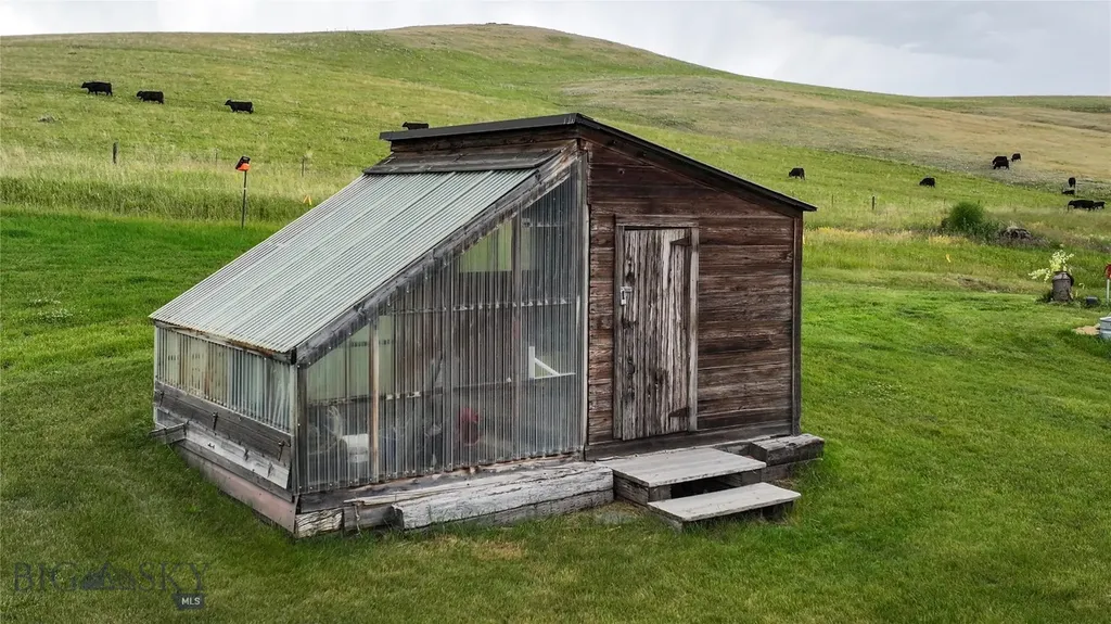 581 Willow Creek Road Red Lodge MT 59068