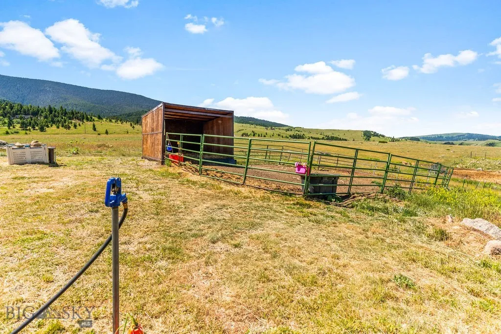 Livingston MT 59047