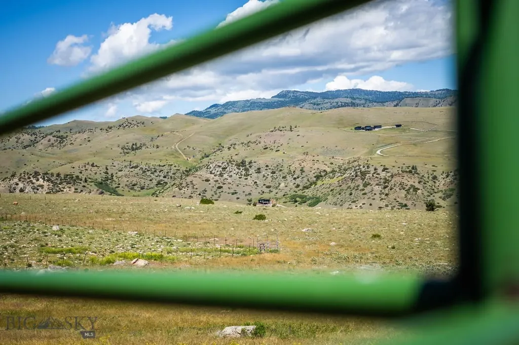 Livingston MT 59047