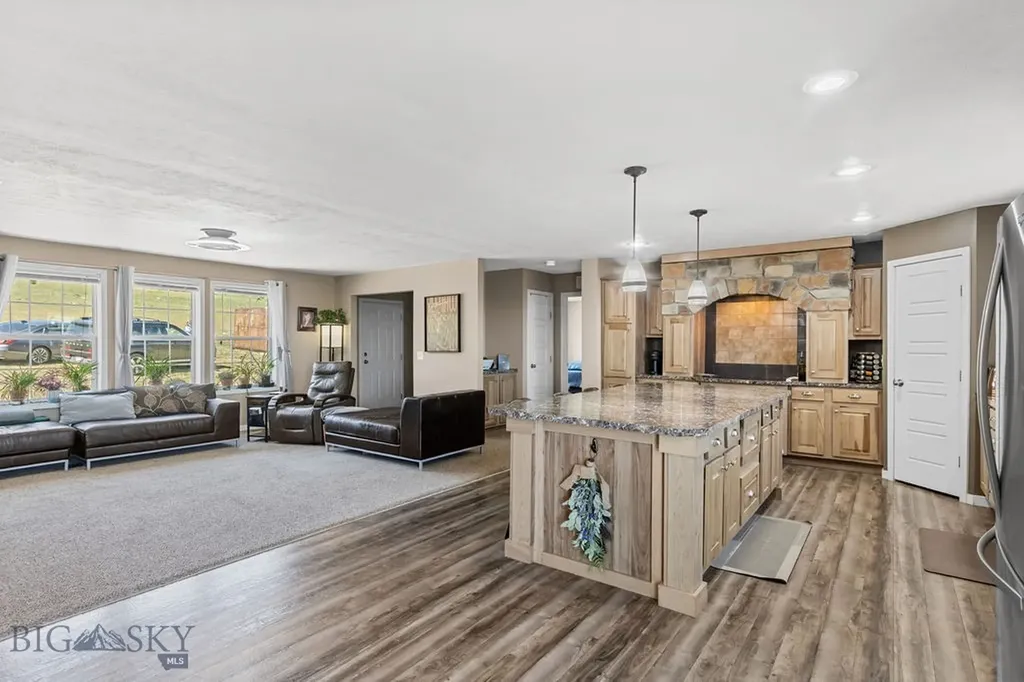 Livingston MT 59047