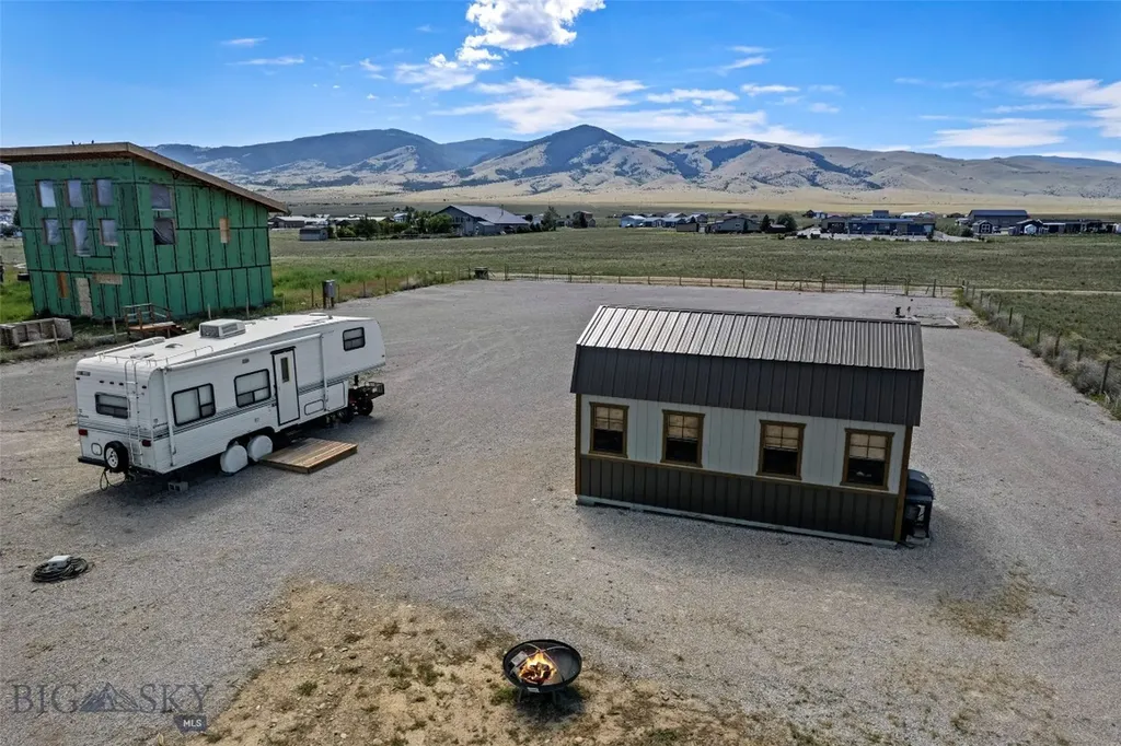 15 Berry Lane Townsend MT 59644