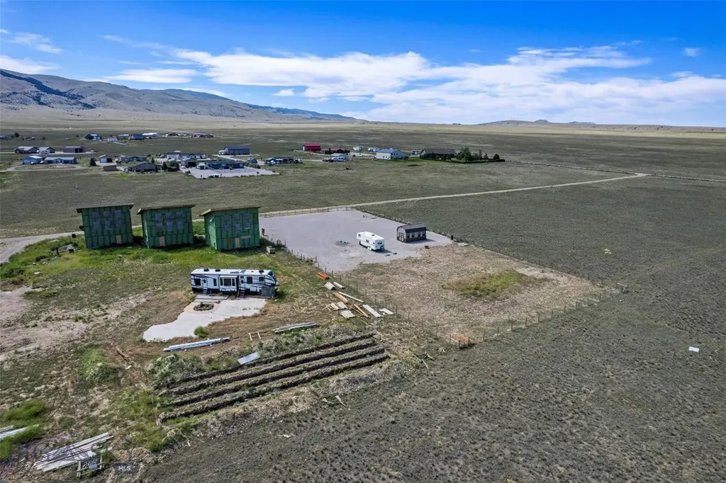 15 Berry Lane Townsend MT 59644