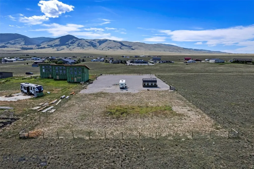 15 Berry Lane Townsend MT 59644