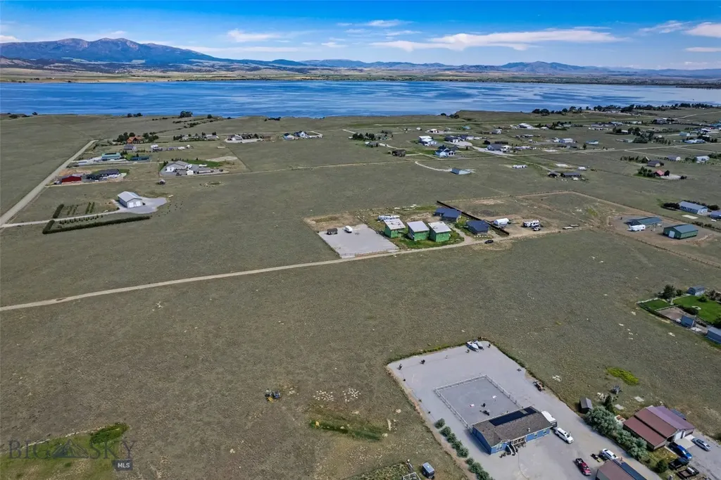 15 Berry Lane Townsend MT 59644