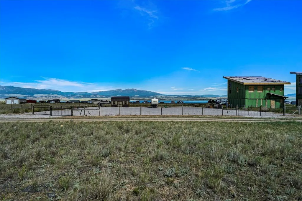 15 Berry Lane Townsend MT 59644