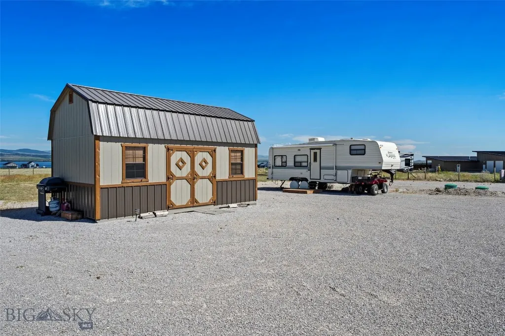 15 Berry Lane Townsend MT 59644