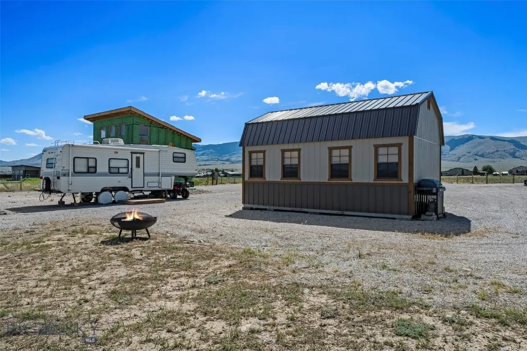 15 Berry Lane Townsend MT 59644