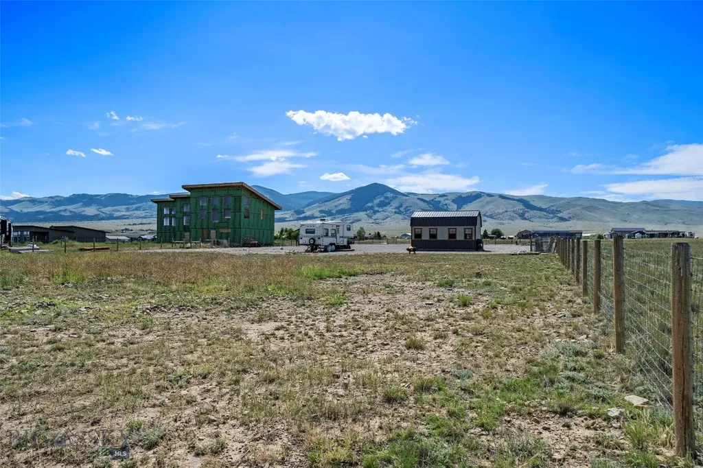 15 Berry Lane Townsend MT 59644