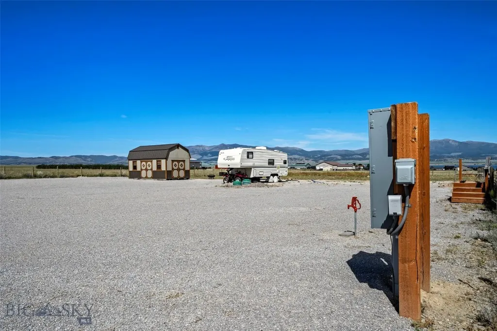 15 Berry Lane Townsend MT 59644