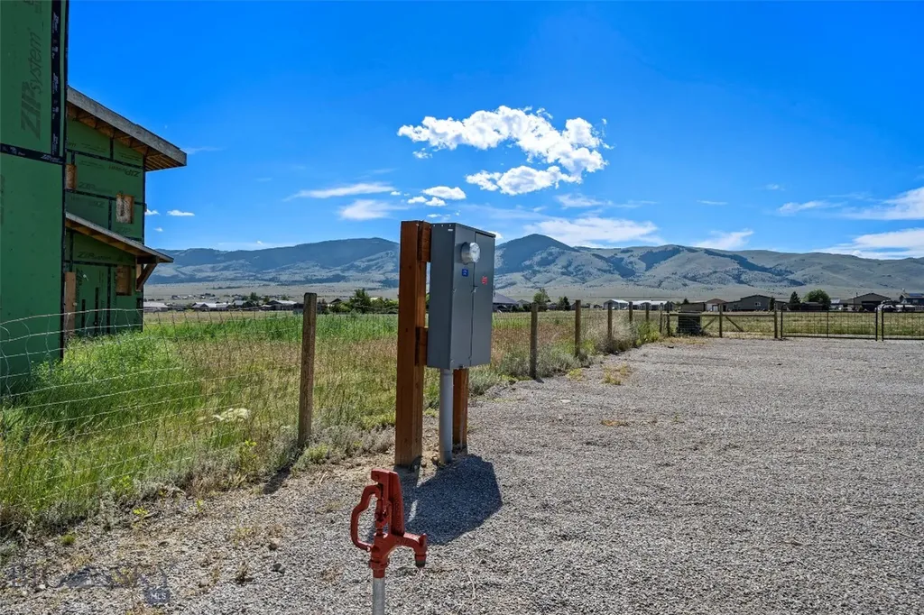 15 Berry Lane Townsend MT 59644