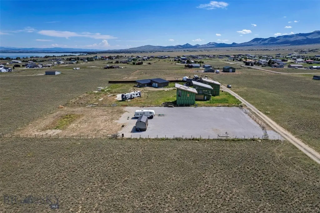 15 Berry Lane Townsend MT 59644