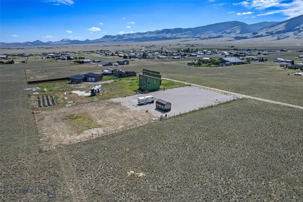 15 Berry Lane Townsend MT 59644