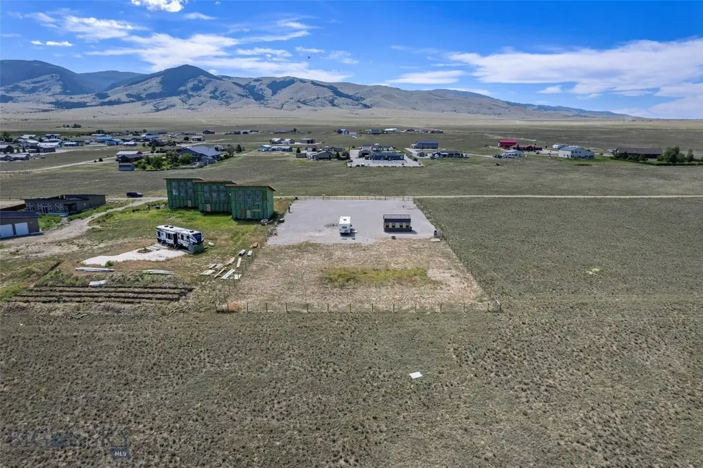 15 Berry Lane Townsend MT 59644