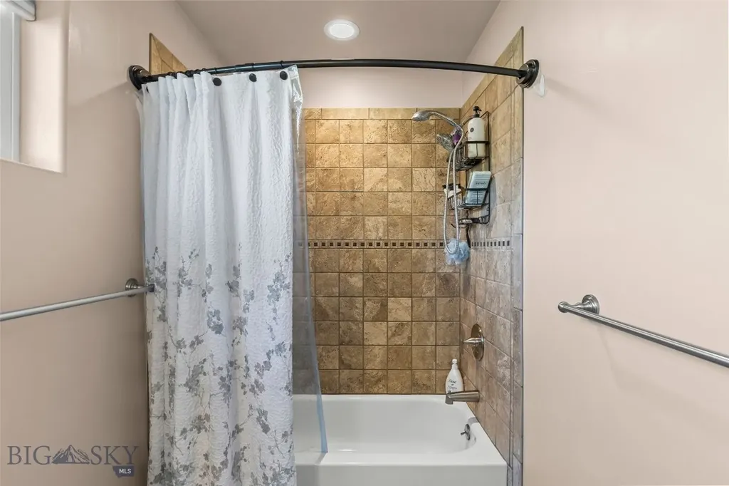 1227 Wildflower Trail Livingston MT 59047
