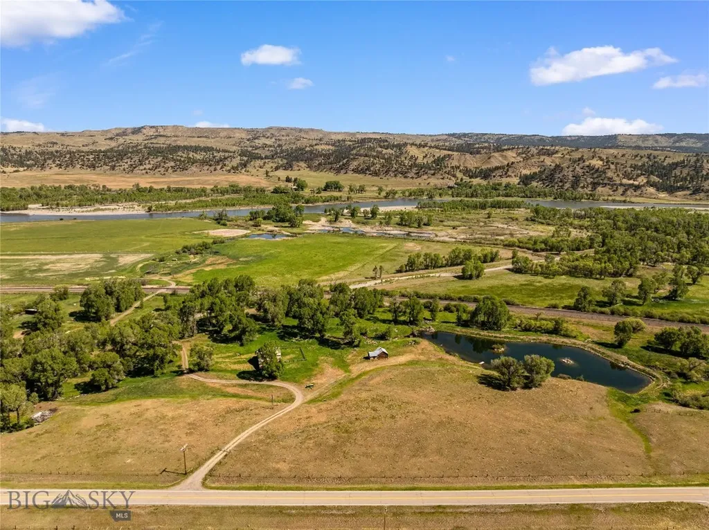 1433 Highway 10 E Greycliff MT 59033