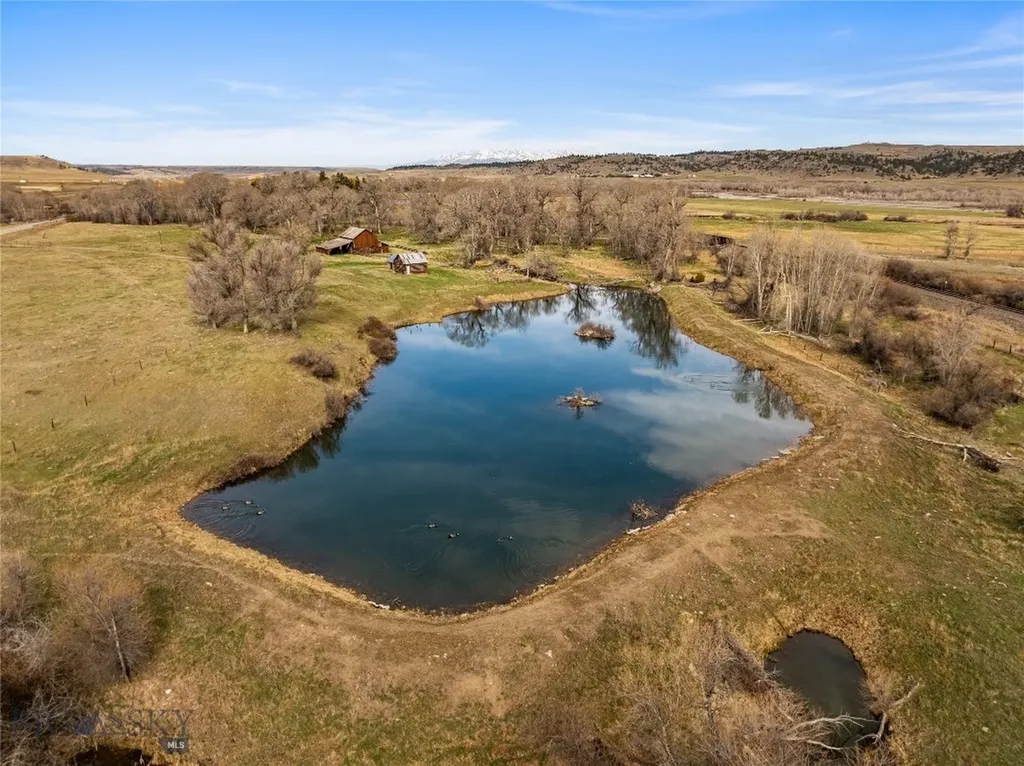 1433 Highway 10 E Greycliff MT 59033