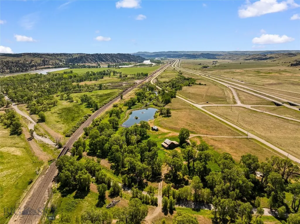 1433 Highway 10 E Greycliff MT 59033