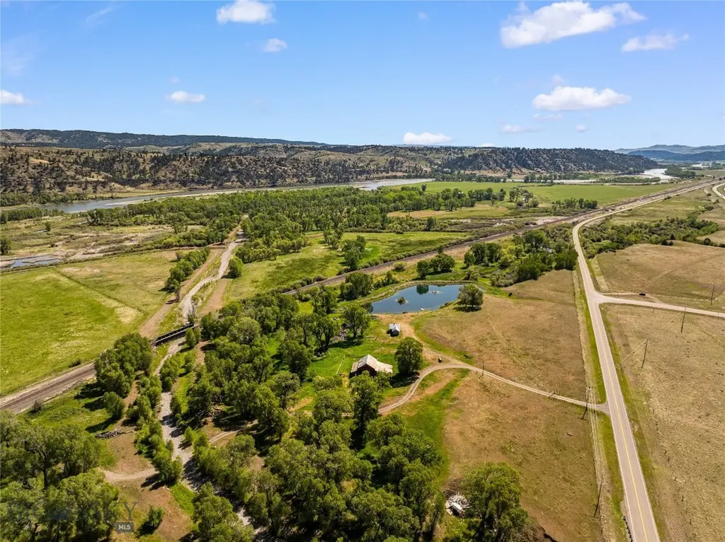 1433 Highway 10 E Greycliff MT 59033