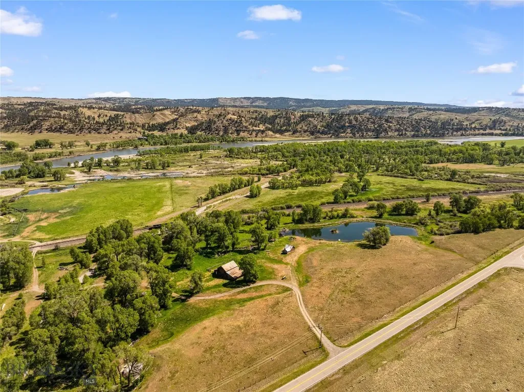 1433 Highway 10 E Greycliff MT 59033