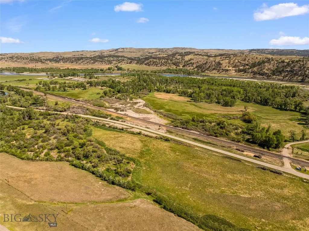 1433 Highway 10 E Greycliff MT 59033