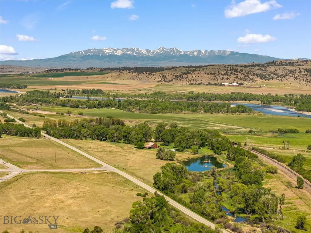 1433 Highway 10 E Greycliff MT 59033