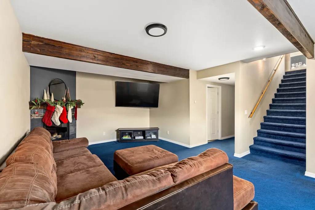 317 39th Avenue NE Great Falls MT 59404