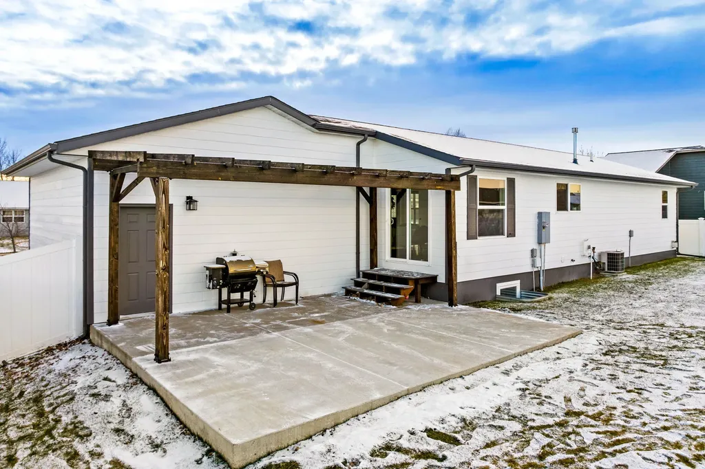 317 39th Avenue NE Great Falls MT 59404