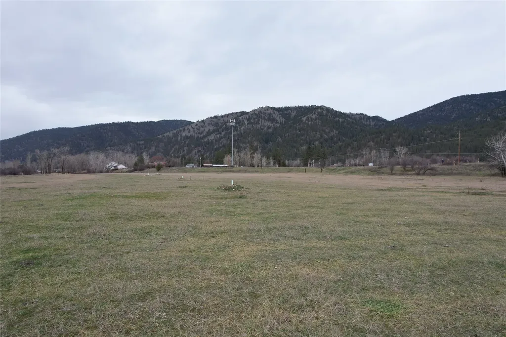 Nhn Stitt Lane Clinton MT 59825