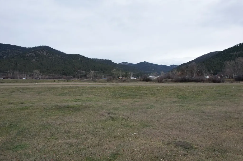 Nhn Stitt Lane Clinton MT 59825