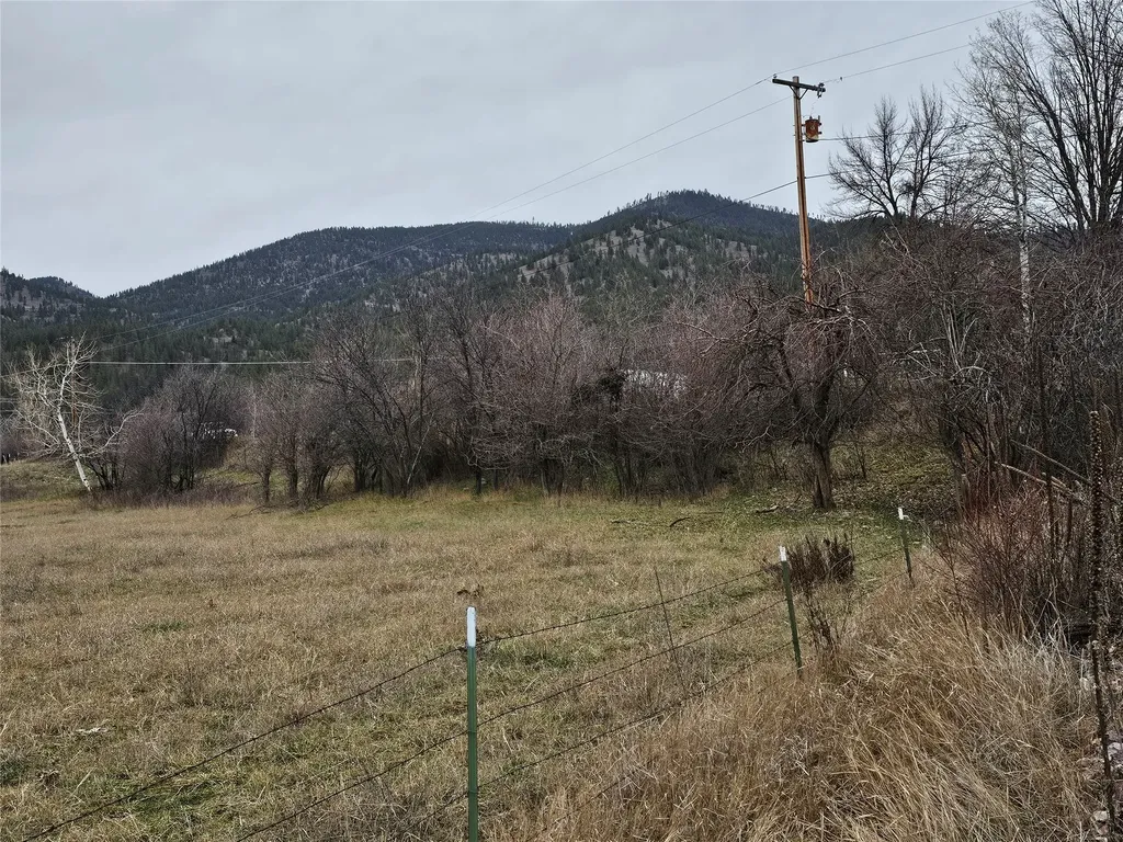 Nhn Stitt Lane Clinton MT 59825