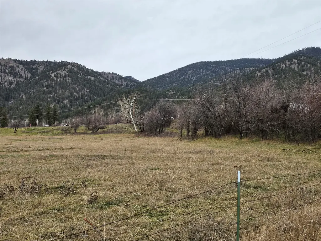 Nhn Stitt Lane Clinton MT 59825